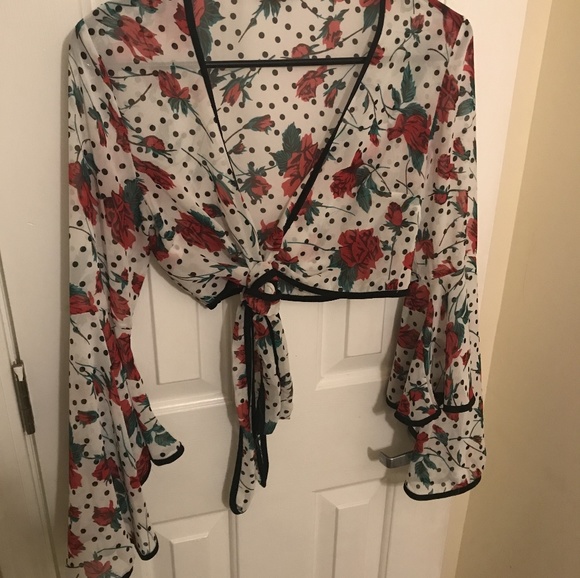 Awesome dot crop top - Picture 2 of 5